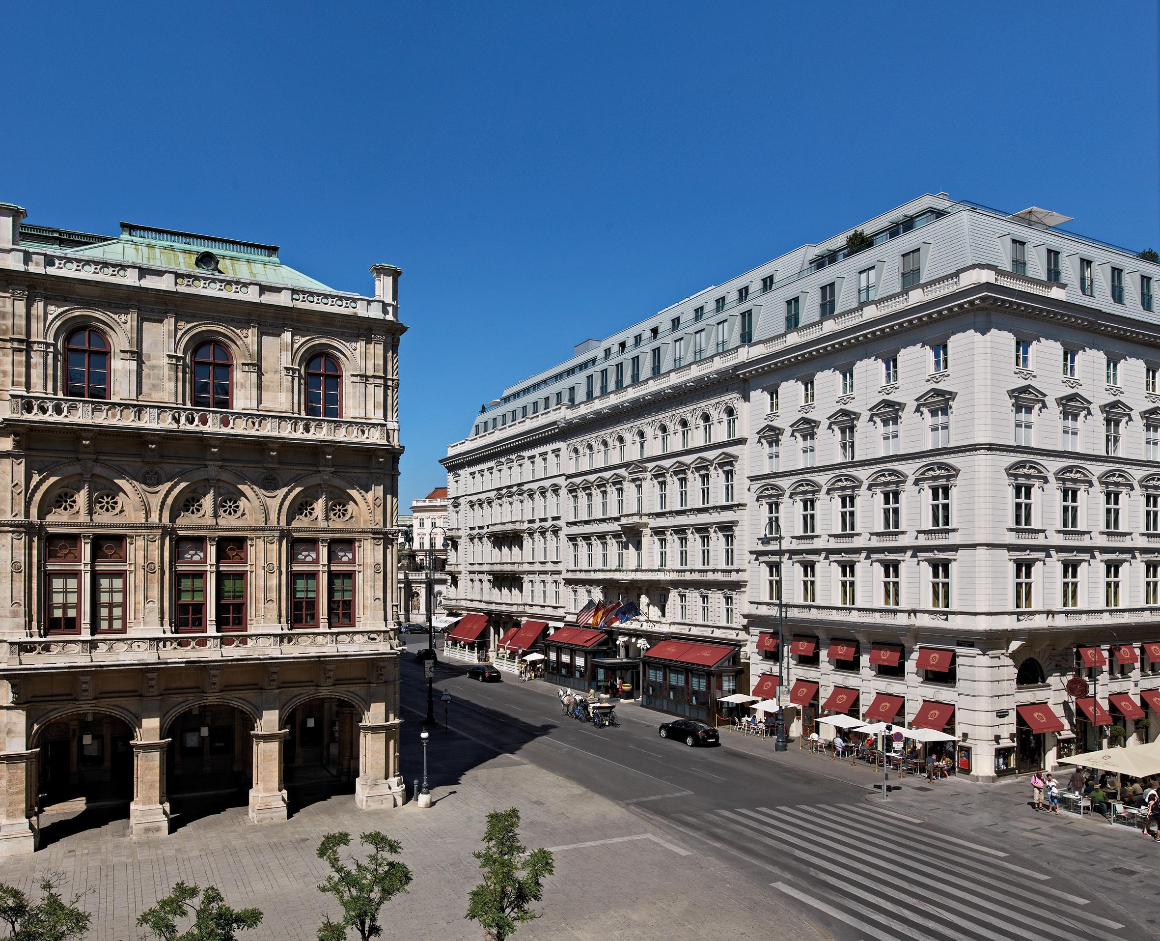 Hotel Sacher Wien Esterno foto The Vienna Opera and the Hotel Sacher
