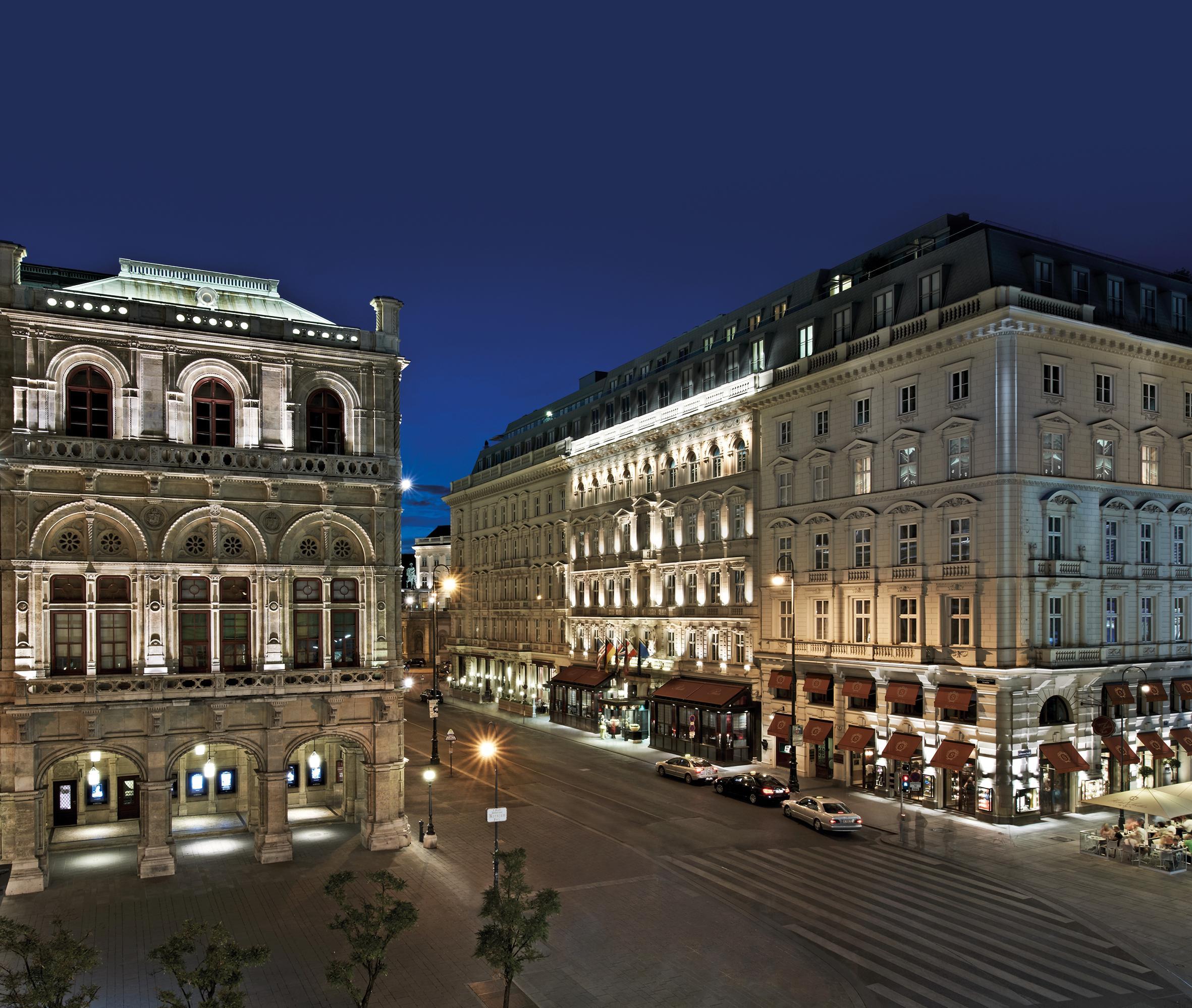 Hotel Sacher Wien Esterno foto The Vienna Opera and the Hotel Sacher
