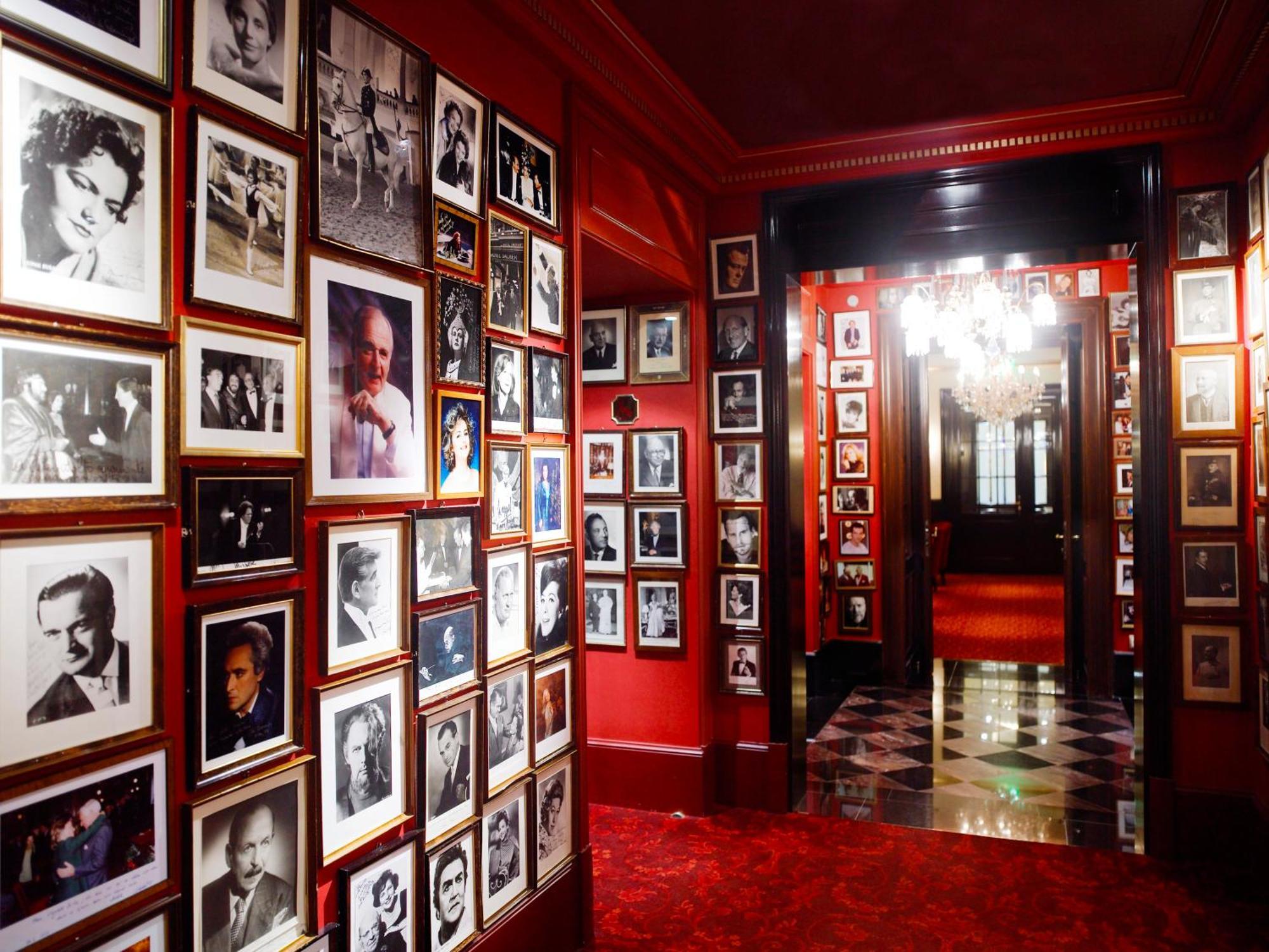 Hotel Sacher Wien Esterno foto The entrance to the nightclub